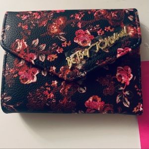 🌺🌸🌺PRETTY BETSEY JOHNSON NWT WALLET 🌺🌸🌺